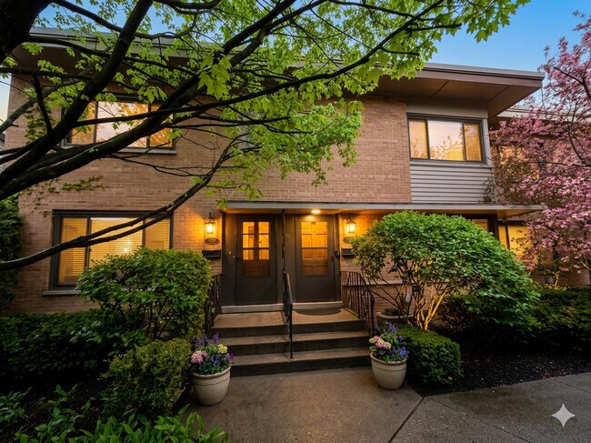 Foto del edificio - 539.5 Ridge Rd