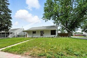 Building Photo - 4500 E Utah Pl