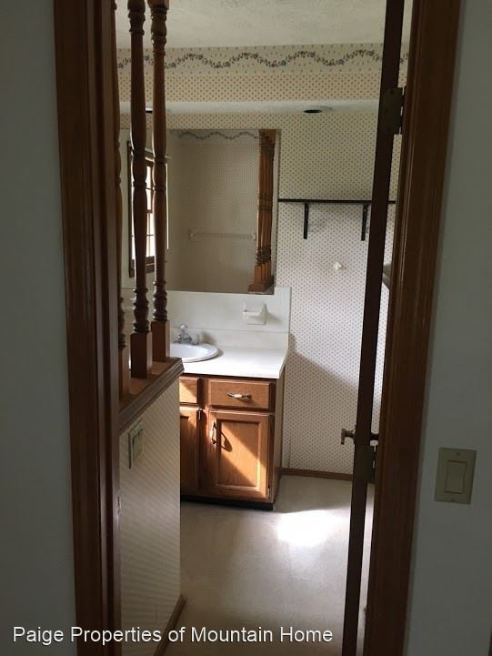 Building Photo - 3 br, 2.5 bath House - 1708 Coachman