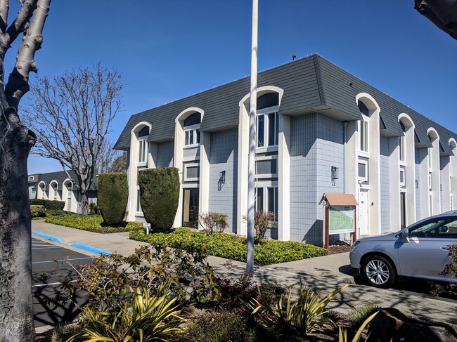 Foto del edificio - 4141 Deep Creek Rd