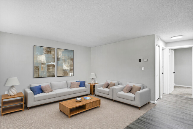 Building Photo - Lindbrook Apartments - Puyallup