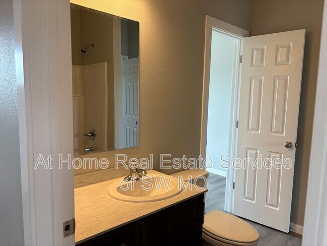 Foto del edificio - 1331 S Shayla Ave