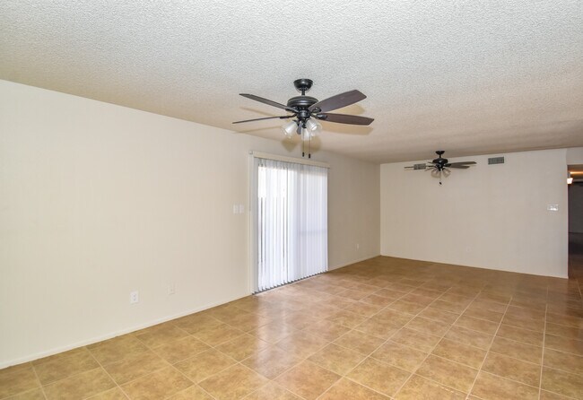 Foto del edificio - 816 E 25th St