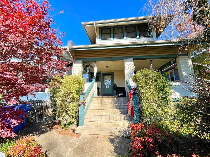 Primary Photo - 114 Hillside St