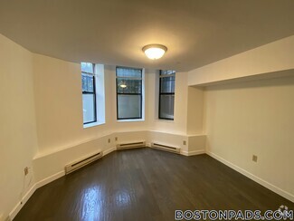Building Photo - 109 Queensberry St