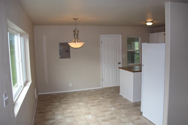 Building Photo - 1054 Walnut St