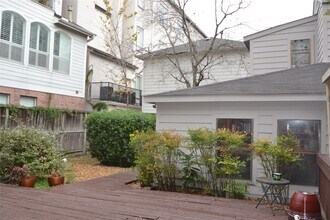 Building Photo - 211 Drew St