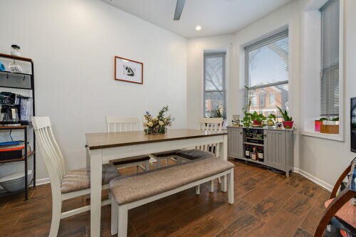 Dinning - 3639 S Wood St