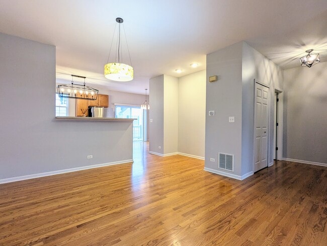 Foto del edificio - 653 N Hidden Prairie Ct