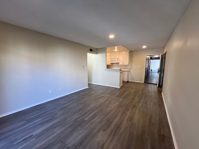 Interior Photo - 951 S. Oxford
