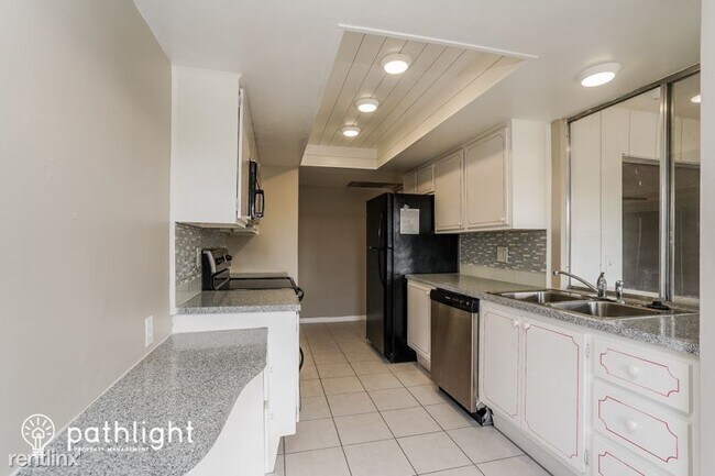 Foto del edificio - 2 br, 2 bath House - 2330 Woodland Blvd UNIT