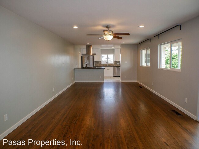 Building Photo - 3 br, 2 bath House - 803 Tarento Dr.
