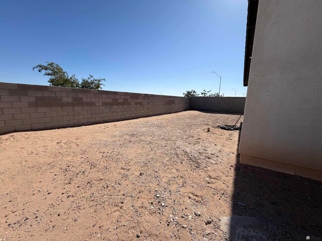 Foto del edificio - 4792 E Udall Ln