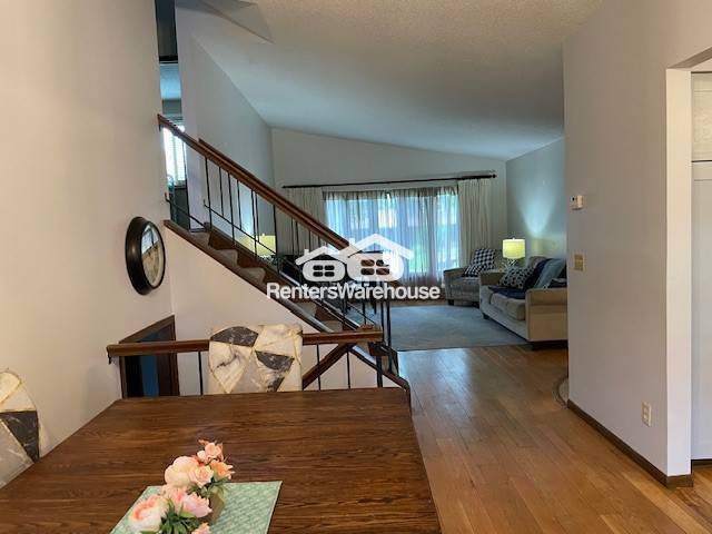 Foto del edificio - Spacious 4 Bedroom 2 Bath Home in Shoreview