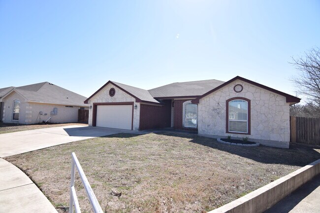 Foto del edificio - 4008 Salt Fork Dr