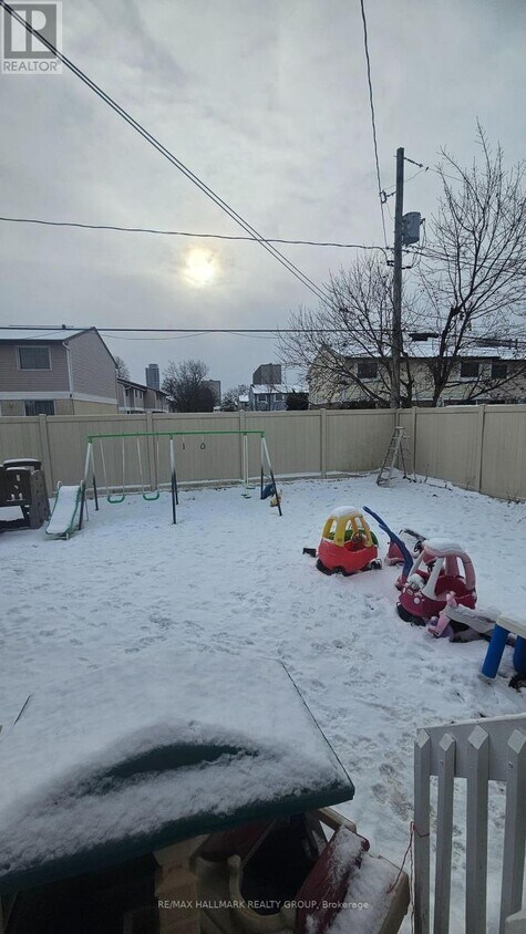 Photo du bâtiment - 658 Dan Ave