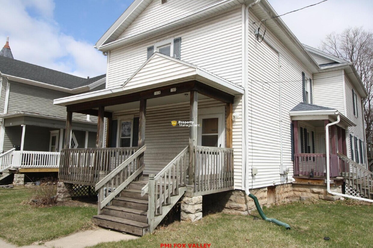 Primary Photo - Large refurbished 3 Bedroom Upper