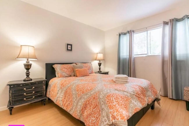 Foto del edificio - 1144 N Orange Grove Ave