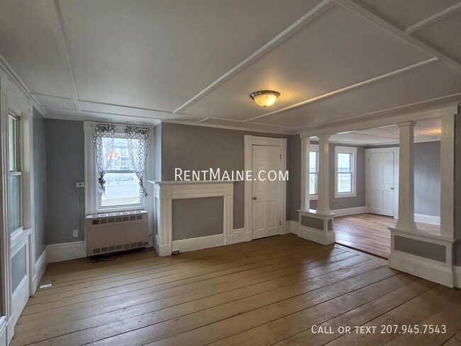 Building Photo - 31 Elm St