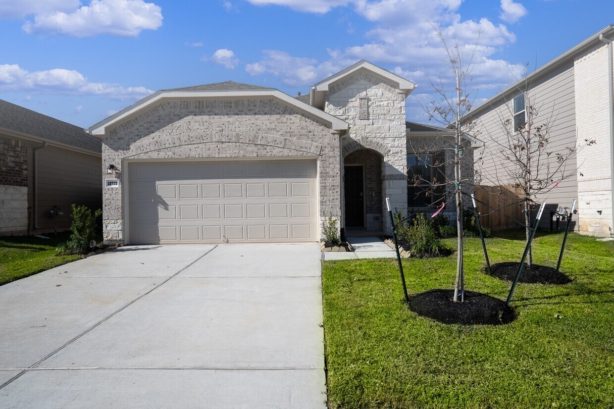 Primary Photo - 32522 Blue Plum Ln