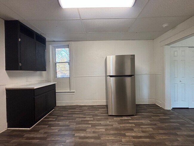 Foto del edificio - 1 bedroom 1 bath studio with utilities inc...