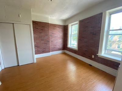 Building Photo - 3158 Steinway St