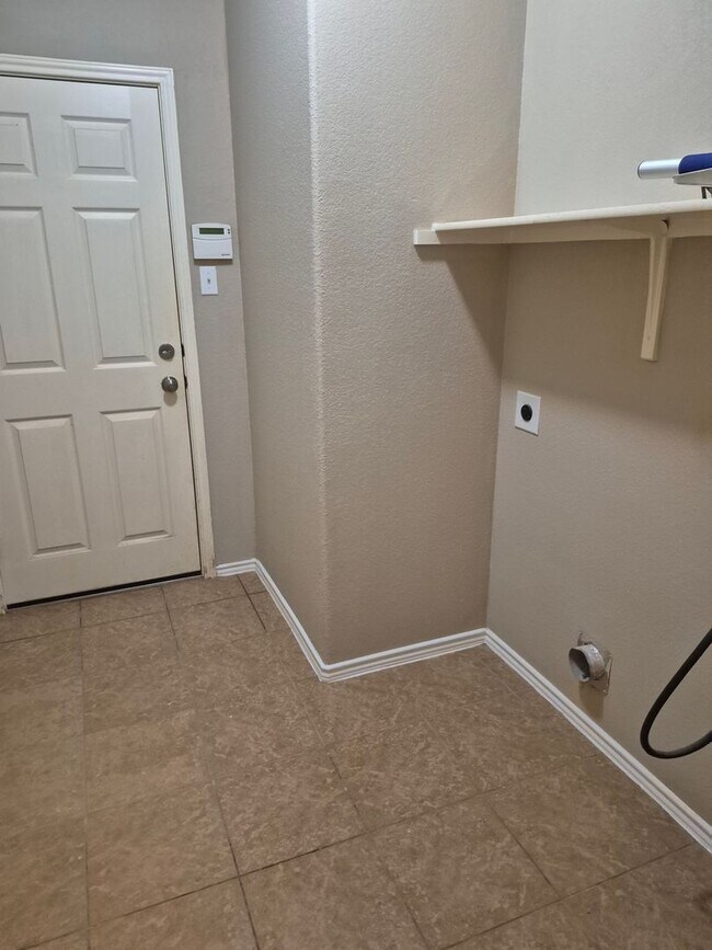 Foto del edificio - Bright & Inviting 3-Bedroom Home with Flex Space in The Meadows at Buda