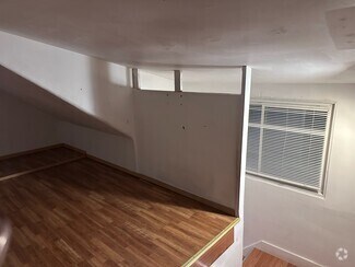 Building Photo - 734 Sims Ave