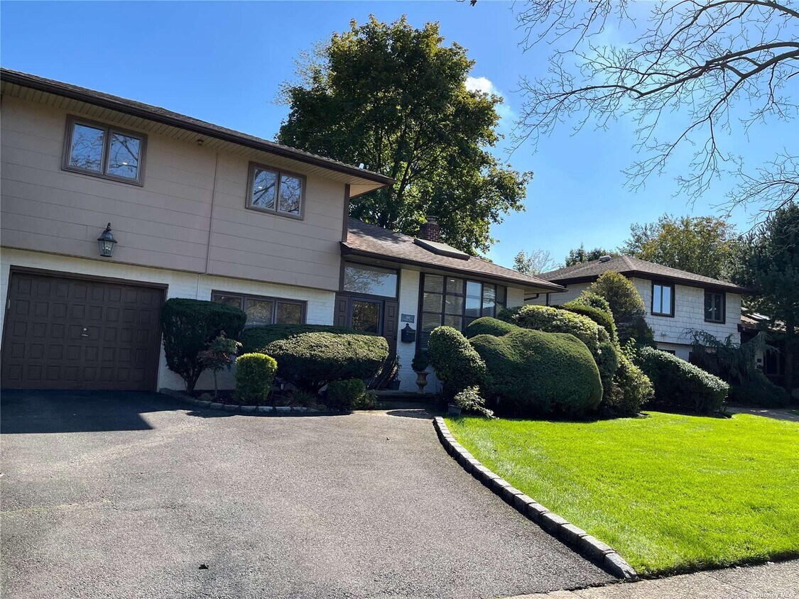 696 Carlisle Rd, Jericho, NY 11753 House Rental in Jericho, NY