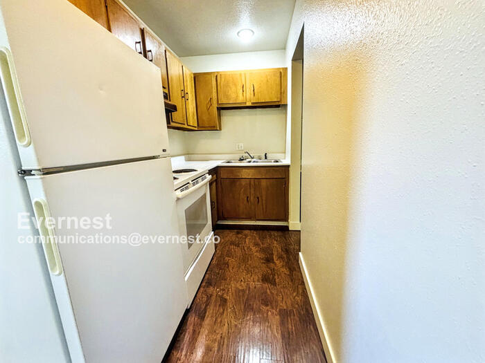 Foto principal - 1305 Burton Ct