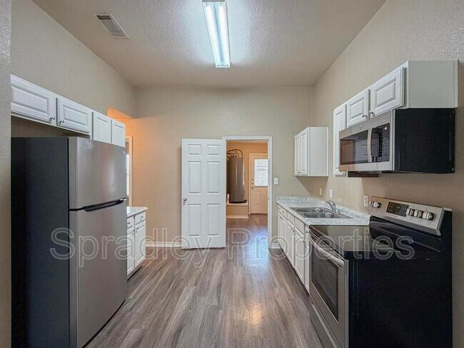 Foto del edificio - 613B Moody Ln