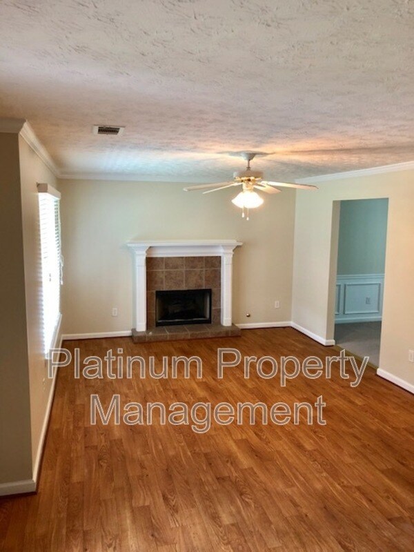Building Photo - 4182 Torbay Dr
