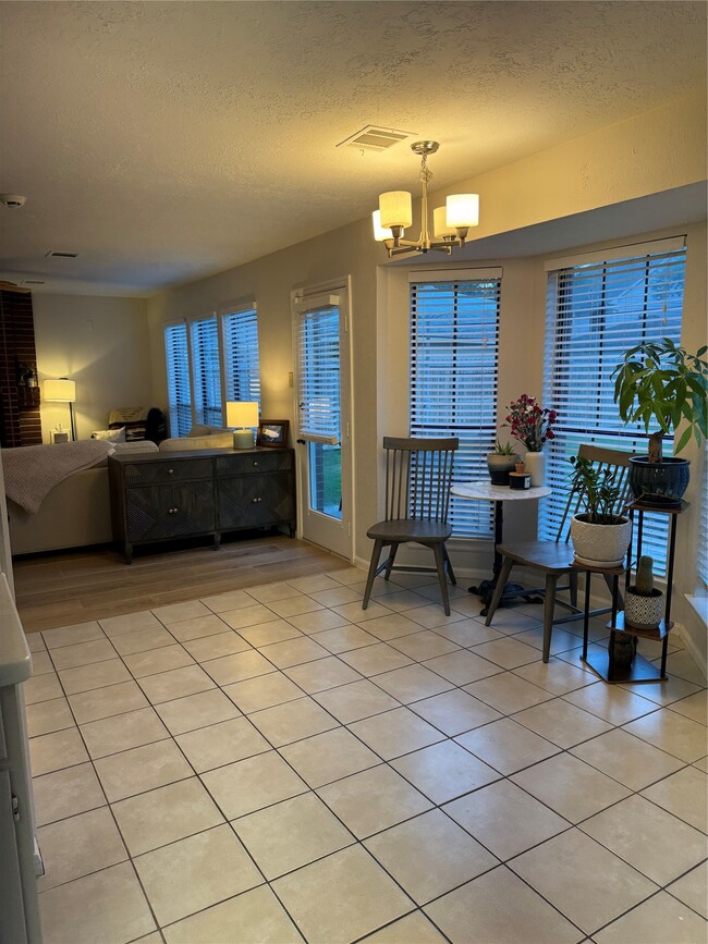 Building Photo - 14218 Redbud Valley Trail