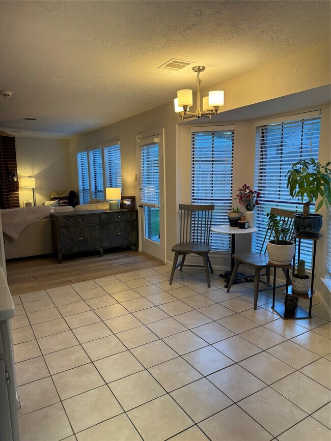 Foto del edificio - 14218 Redbud Valley Trail