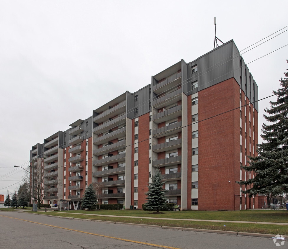 Primary Photo - Tower On The Green