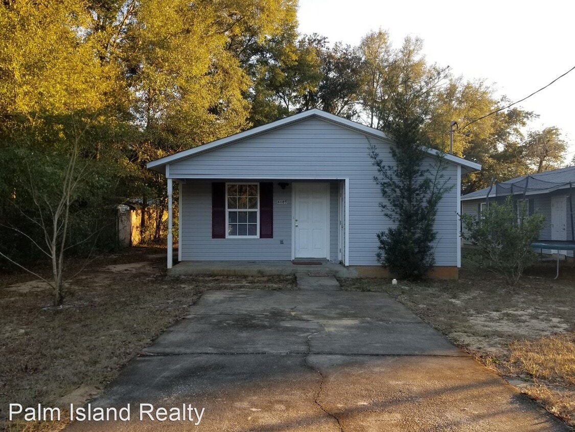 3 br, 1 bath House - 6605 Plymouth St