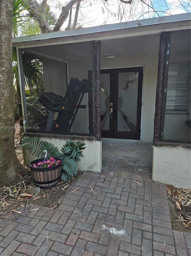 Foto del edificio - 1445 N Andrews Ave