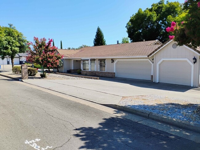 Building Photo - 7331 Jonella Way