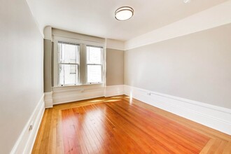 Building Photo - 860 Bush St