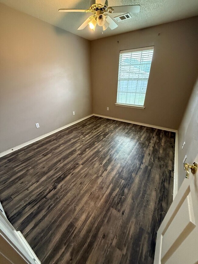 Foto del edificio - 1824 Wilder Ln