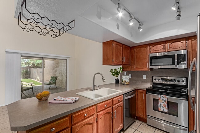 Building Photo - 9128 E Evans Dr