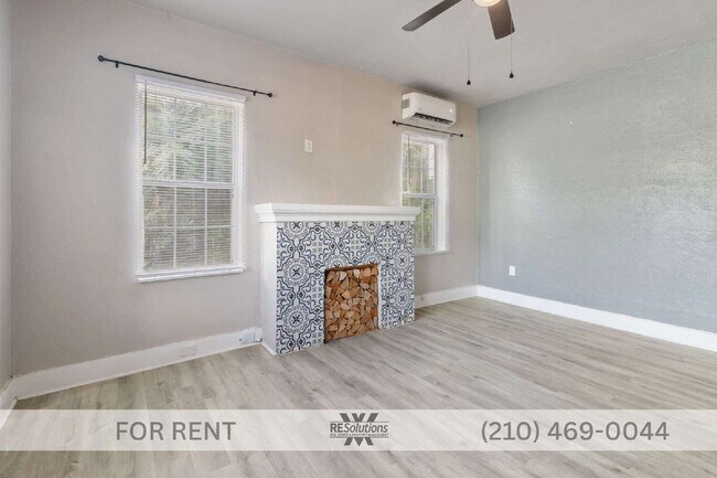 Building Photo - Cozy 1-Bedroom Apartment with Ideal Location and Parking in Blanco & Hildebrand Area