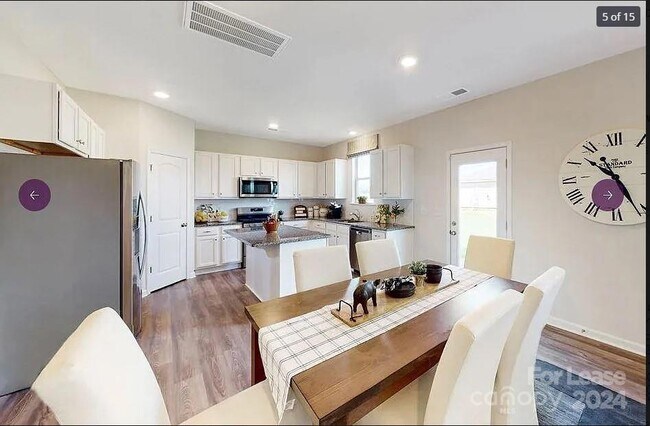 Foto del edificio - 3030 Weddington Pointe Dr
