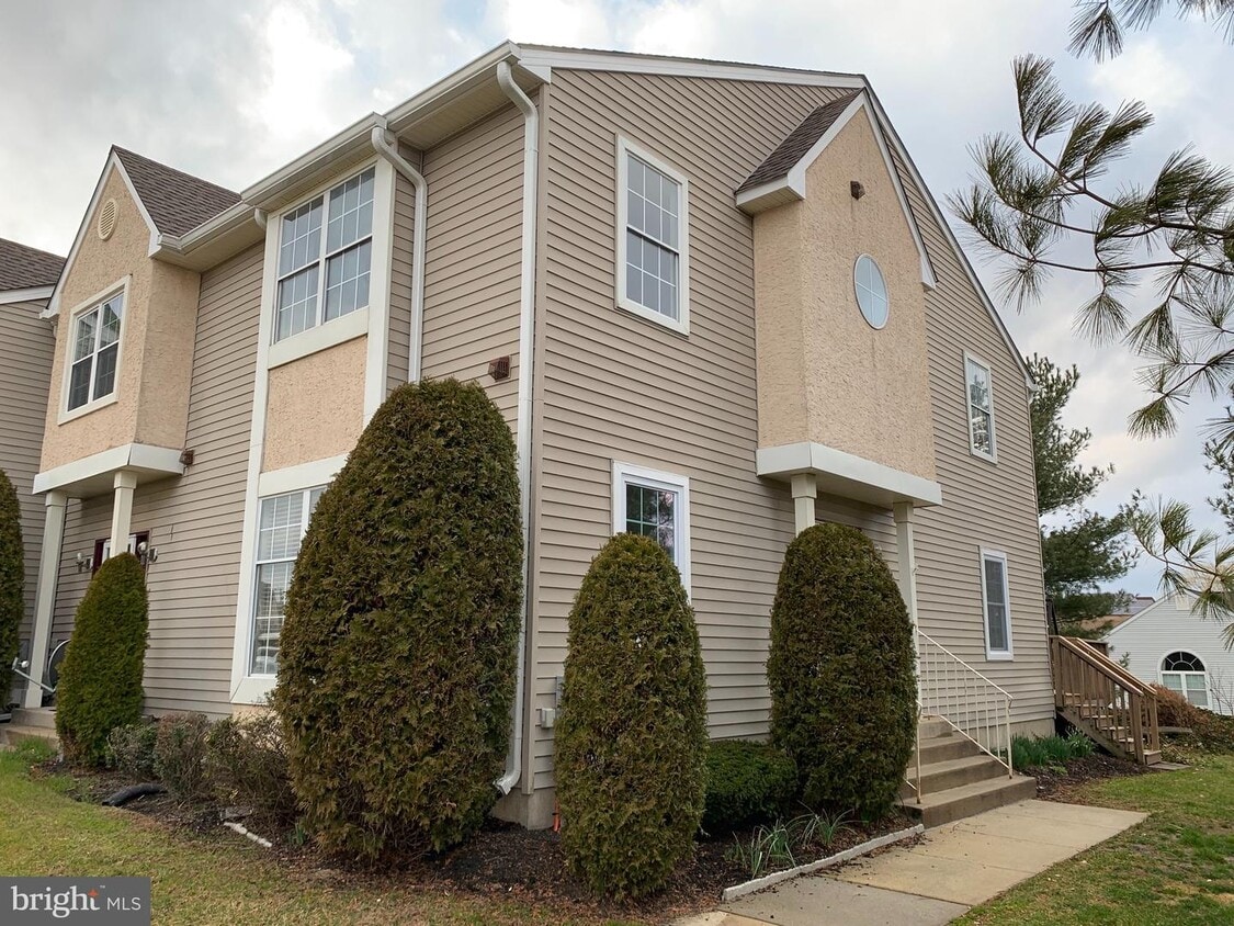14 Winterberry Ct, Glassboro, NJ 08028 Townhome Rentals in Glassboro