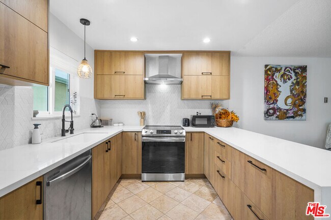 Foto del edificio - 1045 S Bedford St