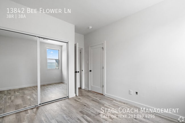 Foto del edificio - 13842 Bee Flower Ln