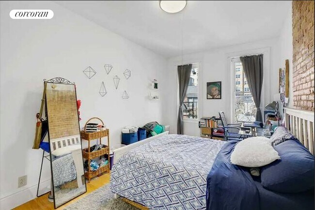 Foto del edificio - 423 E 84th St