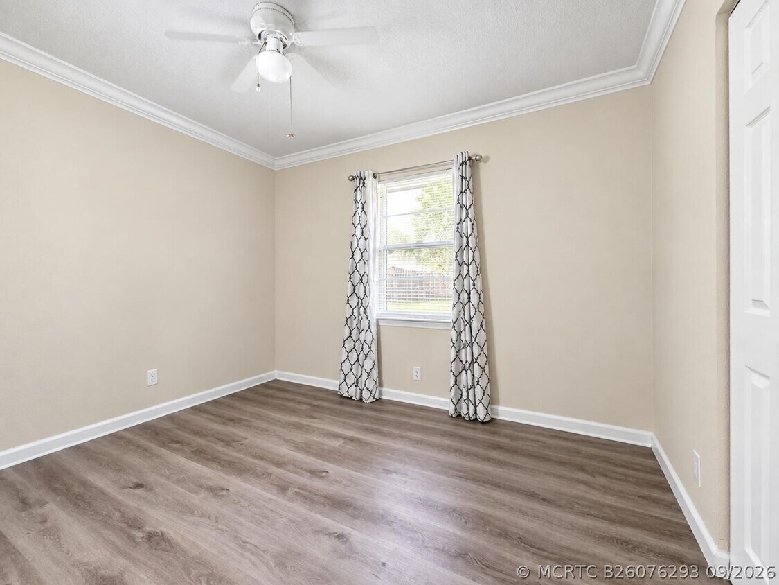 Foto del edificio - 9135 Saddlecreek Dr