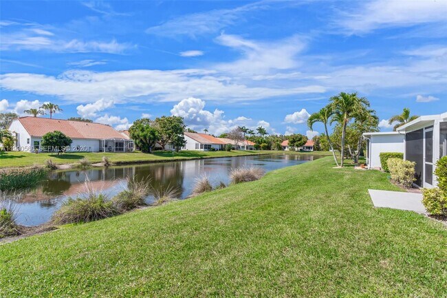 Building Photo - 15465 Lake Magnolia Pl