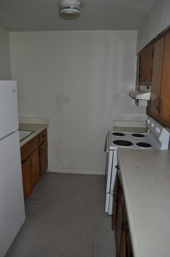 Primary Photo - 1283 E Raines Rd